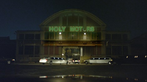 HOLY MOTORS - Still 12